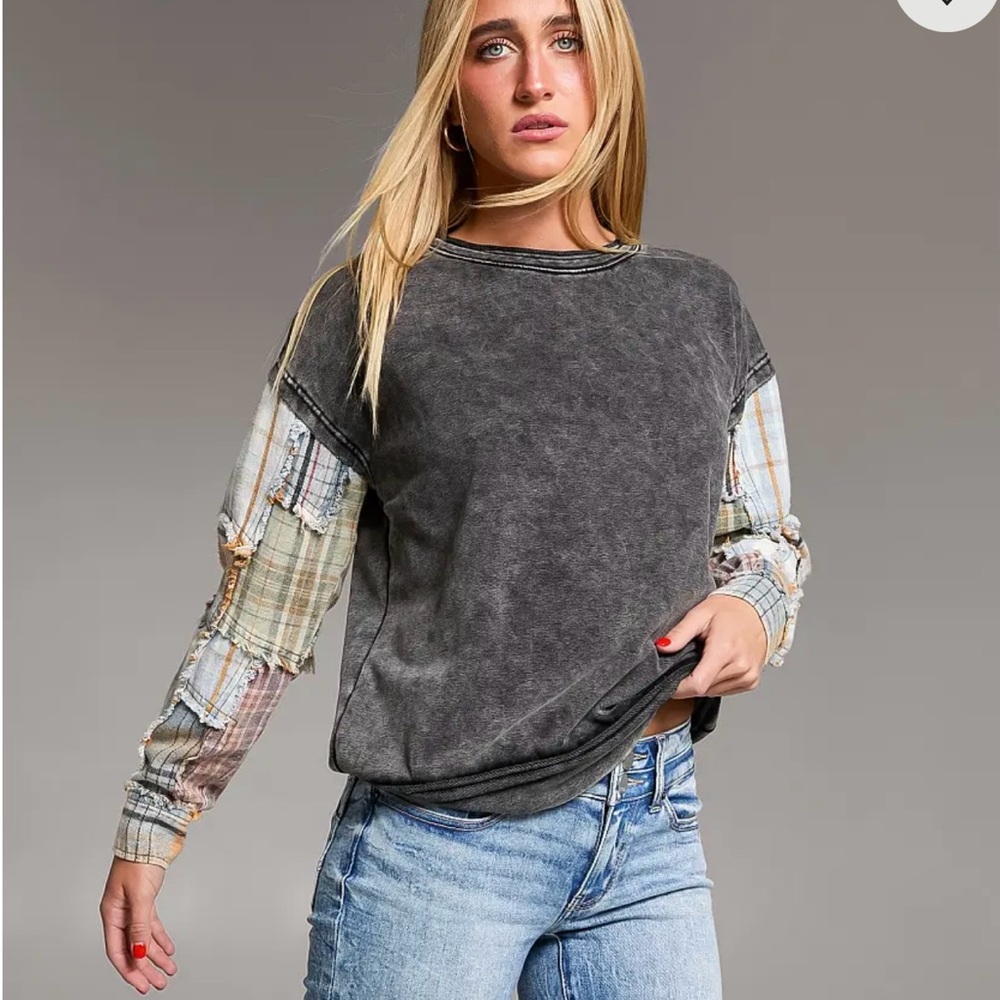 BKE Buckle Patchwork Sleeve Sweatshirt | Acid Wash | Small | New Without Tags